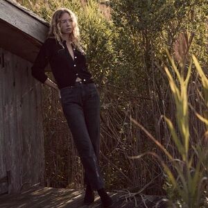 Doen Straight-Leg Jeans in Washed Black